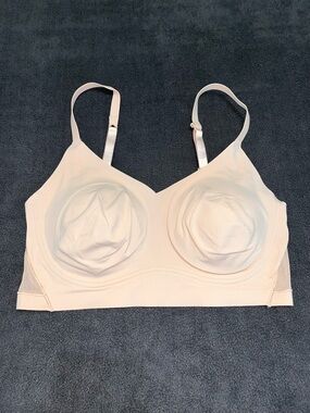 NWOT True & Co FULL CUP bra in a nude tan color. Size Medium